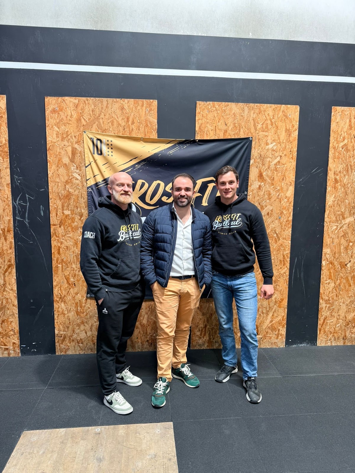 Pierre Tiab sur le terrain avec un gérant de salle de sport (11)